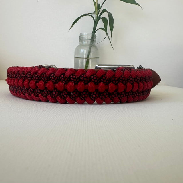 Blood Moon - Handmade Paracord & BioThane® Collar