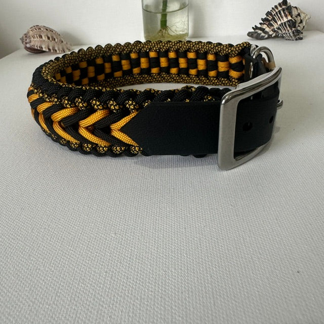 Queen Bee - Handmade Paracord & BioThane® Collar