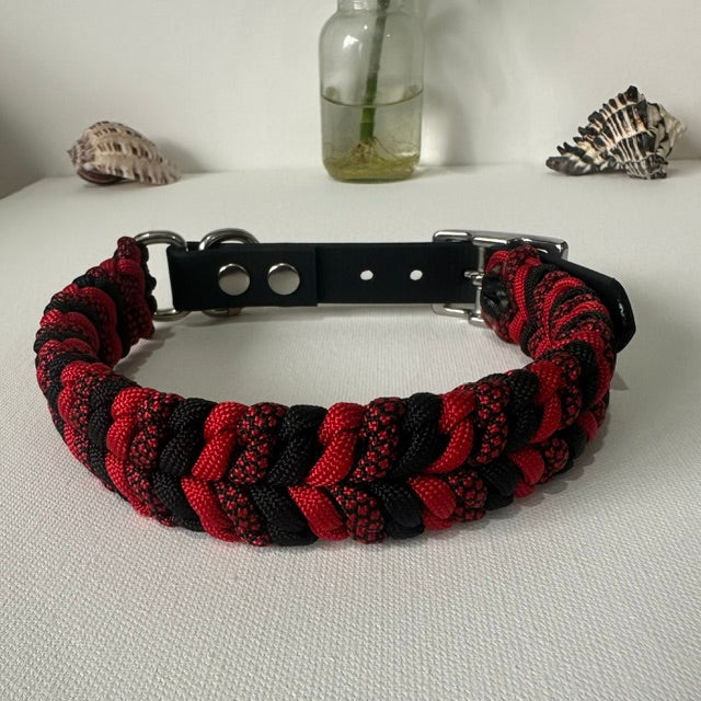 Dragonfire - Handmade Paracord & BioThane® Collar (Small)